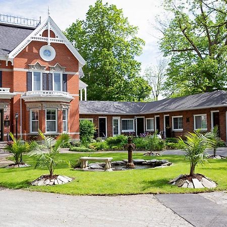 The Woodview Inn ガナノクエ エクステリア 写真