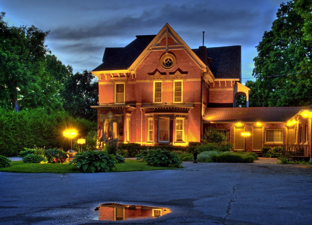 The Woodview Inn ガナノクエ エクステリア 写真