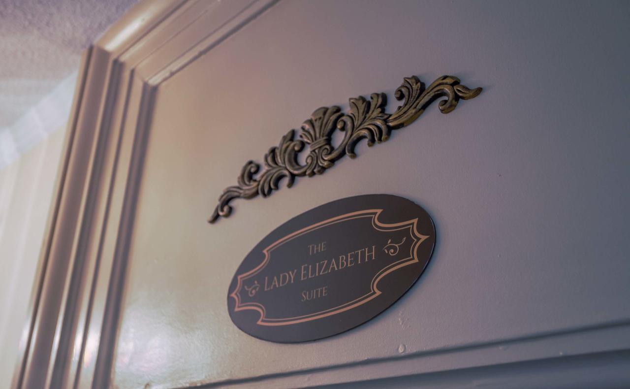 The Woodview Inn ガナノクエ エクステリア 写真
