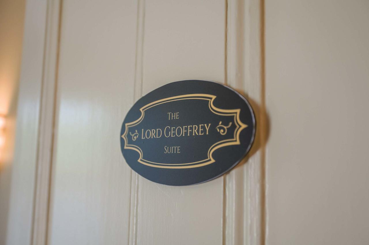 The Woodview Inn ガナノクエ エクステリア 写真