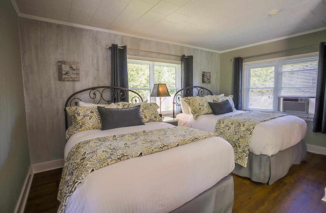 The Woodview Inn ガナノクエ エクステリア 写真