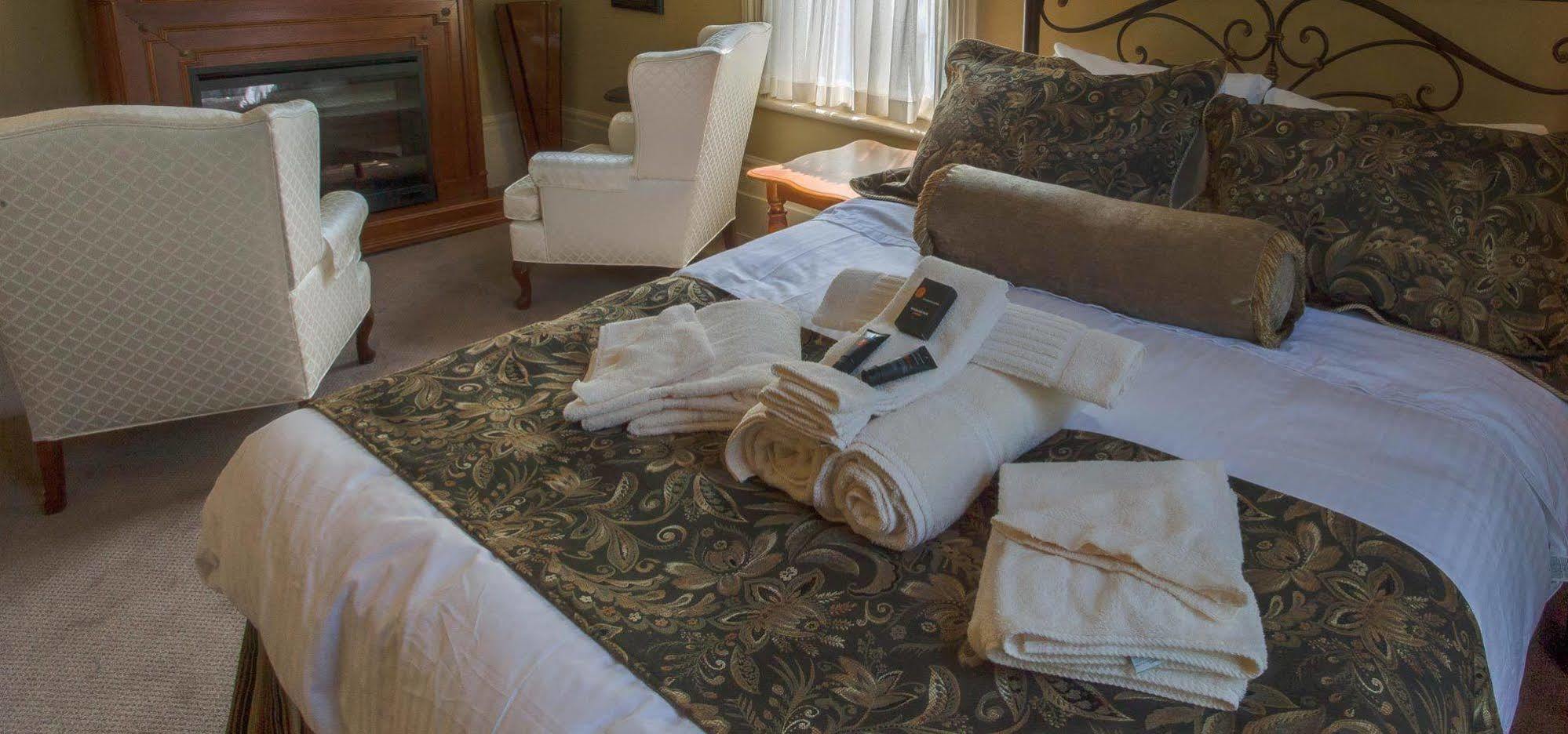 The Woodview Inn ガナノクエ エクステリア 写真